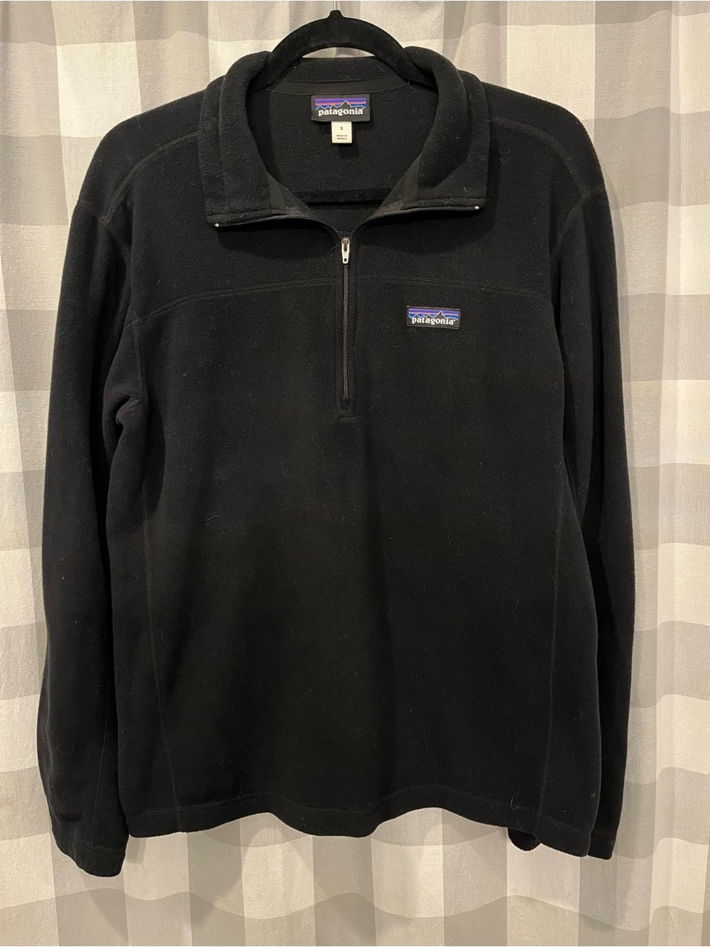 Patagonia Men’s Black Quarter-Zip Fleece Pullover
